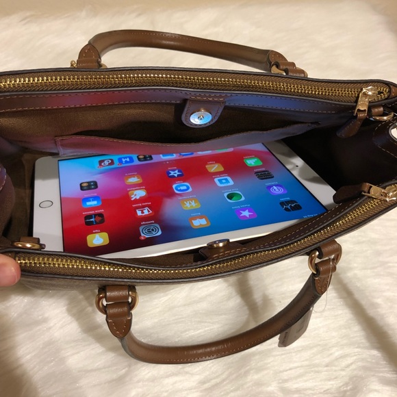 Coach - Picture 4 of 8